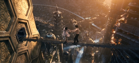 Warner Bros. Pictures (From left) Sonmi-451 (DOONA BAE) as Sonmi-451 and Ha-Joo Chang (JIM STURGESS) take to the skyline.